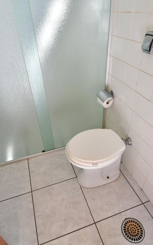 Casa de condomínio à venda com 809m², 4 quartos e 6 vagasBanheiro