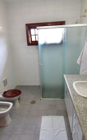 Casa de condomínio à venda com 809m², 4 quartos e 6 vagasBanheiro