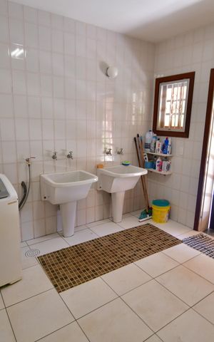 Casa de condomínio à venda com 809m², 4 quartos e 6 vagasÁrea de Serviço