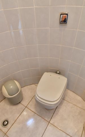 Casa de condomínio à venda com 809m², 4 quartos e 6 vagasLavabo