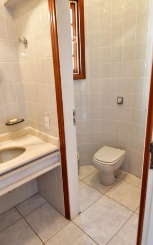 Casa de condomínio à venda com 809m², 4 quartos e 6 vagasLavabo