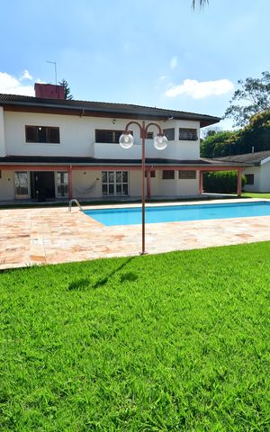 Casa de condomínio à venda com 809m², 4 quartos e 6 vagasQuintal