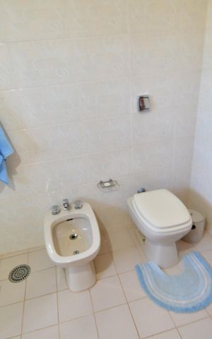 Casa de condomínio à venda com 809m², 4 quartos e 6 vagasBanheiro