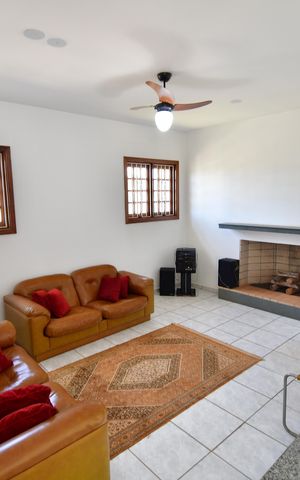 Casa de condomínio à venda com 809m², 4 quartos e 6 vagasSala
