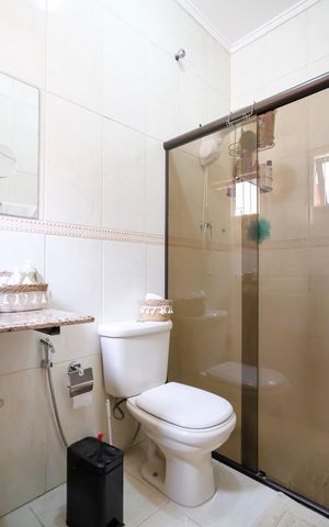 Casa para alugar com 312m², 3 quartos e 4 vagasBanheiro da suíte