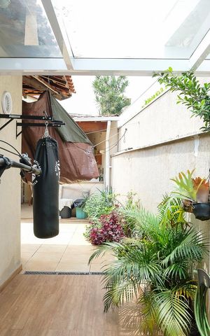 Casa para alugar com 312m², 3 quartos e 4 vagasQuintal