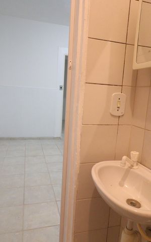 Casa para alugar com 25m², 1 quarto e sem vagaBanheiro