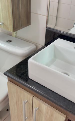 Apartamento à venda com 82m², 2 quartos e 1 vaga Apartamento à venda com 82m², 2 quartos e 1 vagaBanheiro