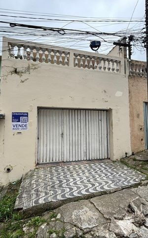 Casa à venda com 140m², 3 quartos e 2 vagas Casa à venda com 140m², 3 quartos e 2 vagasFachada