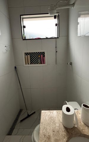 Casa à venda com 140m², 3 quartos e 2 vagas Casa à venda com 140m², 3 quartos e 2 vagasBanheiro