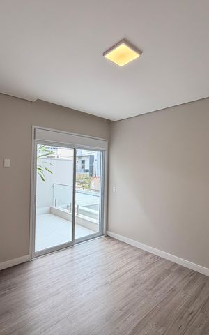Casa de condomínio à venda com 170m², 3 quartos e 4 vagasSuíte 1