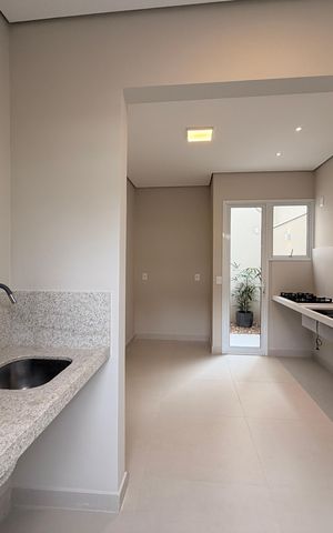 Casa de condomínio à venda com 170m², 3 quartos e 4 vagasÁrea de Serviço