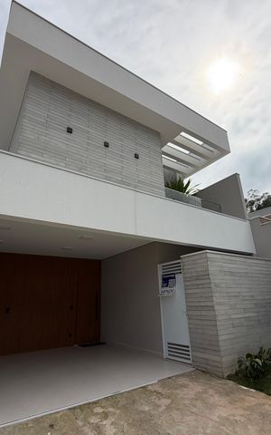 Casa de condomínio à venda com 170m², 3 quartos e 4 vagasFachada