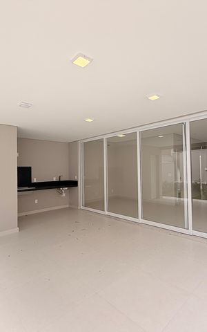 Casa de condomínio à venda com 170m², 3 quartos e 4 vagasQuintal