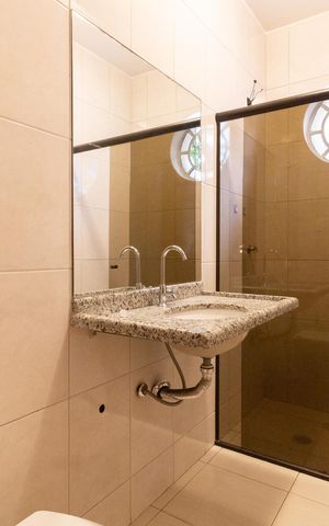 Casa para alugar com 200m², 4 quartos e 4 vagas Casa para alugar com 200m², 4 quartos e 4 vagasBanheiro 2