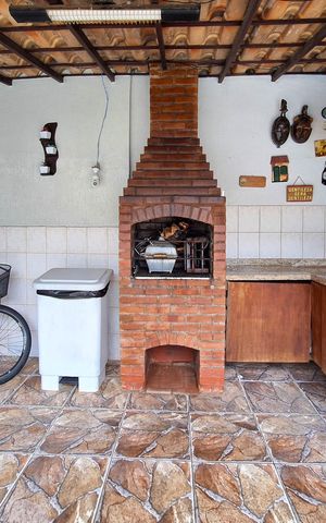 Casa à venda com 174m², 3 quartos e 2 vagas Casa à venda com 174m², 3 quartos e 2 vagasQuintal