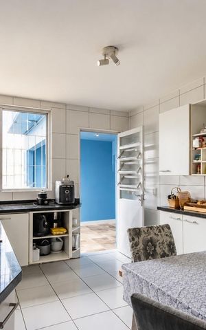 Casa para alugar com 300m², 5 quartos e 6 vagas Casa para alugar com 300m², 5 quartos e 6 vagasCozinha