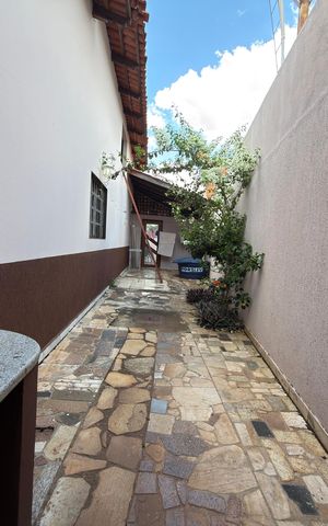 Casa à venda com 1000m², 5 quartos e 10 vagasÁrea externa
