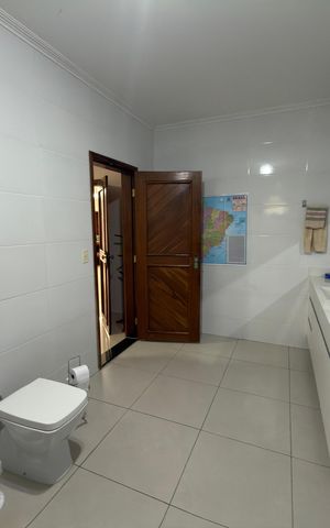 Casa à venda com 1000m², 5 quartos e 10 vagasBanheiro Suíte