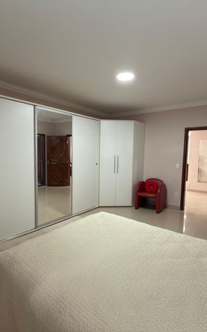 Casa à venda com 1000m², 5 quartos e 10 vagasSuíte