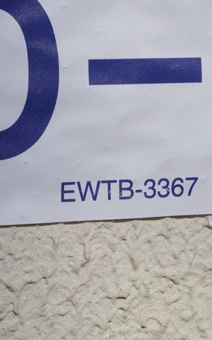 Apartamento para alugar com 57m², 2 quartos e sem vagaPlaca GRANDE instalada na fachada do condomínio, dia 19/10/2026 - Código da placa: EWTB-3367
