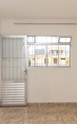 Casa para alugar com 70m², 3 quartos e sem vaga Casa para alugar com 70m², 3 quartos e sem vagaSala