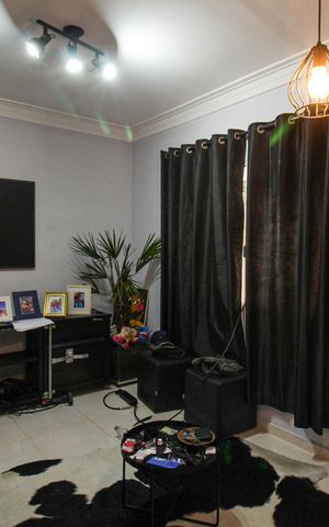 Casa para alugar com 120m², 2 quartos e 2 vagasSala