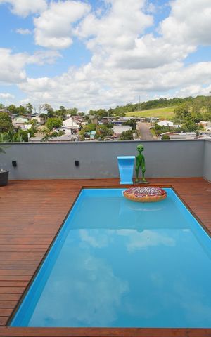 Casa à venda com 300m², 2 quartos e 2 vagasPiscina