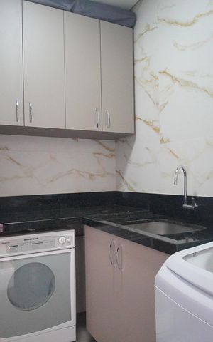 Casa à venda com 300m², 2 quartos e 2 vagasÁrea de Serviço