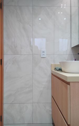 Casa à venda com 300m², 2 quartos e 2 vagasbanheiro da suíte 2