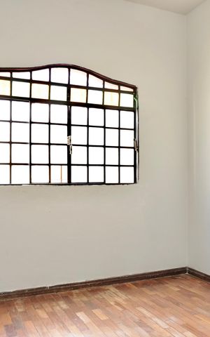 Casa para alugar com 250m², 3 quartos e 2 vagas Casa para alugar com 250m², 3 quartos e 2 vagasSuíte