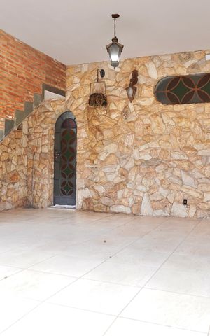 Casa para alugar com 250m², 3 quartos e 2 vagas Casa para alugar com 250m², 3 quartos e 2 vagasGaragem (2 vagas)
