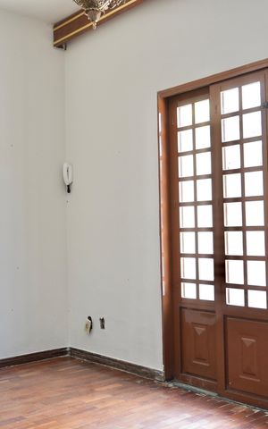 Casa para alugar com 250m², 3 quartos e 2 vagas Casa para alugar com 250m², 3 quartos e 2 vagasSala