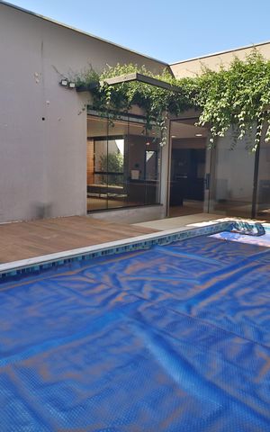 Casa para alugar com 200m², 3 quartos e 3 vagasPiscina
