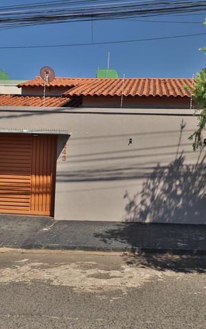 Casa para alugar com 200m², 3 quartos e 3 vagasPlaquinha