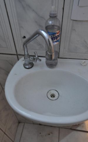 Casa para alugar com 80m², 2 quartos e 1 vagaBanheiro