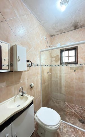 Casa à venda com 160m², 3 quartos e 2 vagas Casa à venda com 160m², 3 quartos e 2 vagasBanheiro Social 2