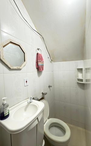 Casa à venda com 160m², 3 quartos e 2 vagas Casa à venda com 160m², 3 quartos e 2 vagasLavabo