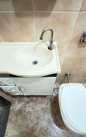 Casa à venda com 160m², 3 quartos e 2 vagas Casa à venda com 160m², 3 quartos e 2 vagasBanheiro Social 2