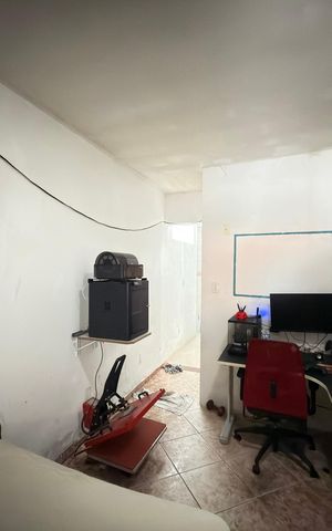 Casa à venda com 160m², 3 quartos e 2 vagas Casa à venda com 160m², 3 quartos e 2 vagasSala