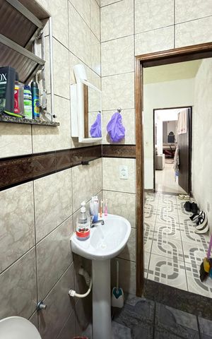 Casa à venda com 160m², 3 quartos e 2 vagas Casa à venda com 160m², 3 quartos e 2 vagasBanheiro Social 1