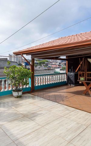 Casa à venda com 224m², 4 quartos e 5 vagasSacada