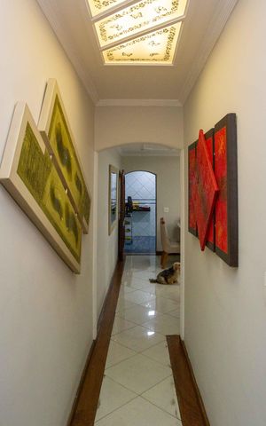 Casa à venda com 224m², 4 quartos e 5 vagasCorredor