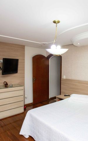 Casa à venda com 224m², 4 quartos e 5 vagasQuarto Suite 1 Casa 1
