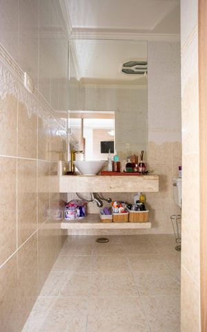 Casa à venda com 224m², 4 quartos e 5 vagasBanheiro da Suíte 1 Casa 1
