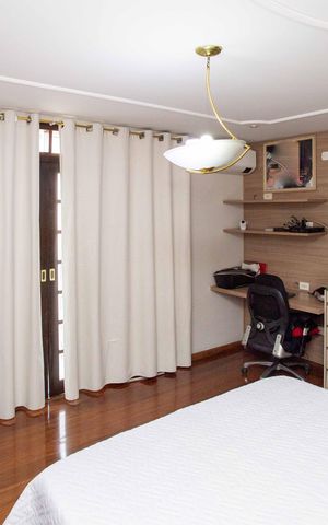 Casa à venda com 224m², 4 quartos e 5 vagasQuarto Suite 1 Casa 1