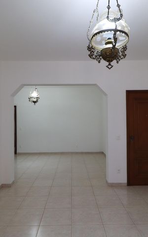 Apartamento para alugar com 156m², 4 quartos e 1 vagaSala