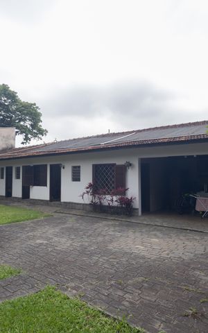 Casa para alugar com 275m², 4 quartos e 7 vagas Casa para alugar com 275m², 4 quartos e 7 vagasQuintal