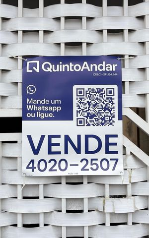 Casa à venda com 187m², 4 quartos e 2 vagas Casa à venda com 187m², 4 quartos e 2 vagasPlaca
