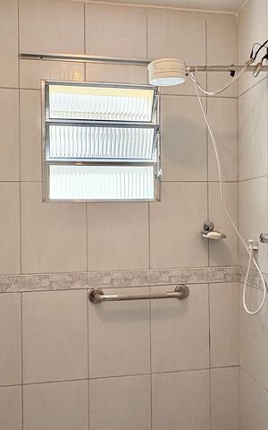 Casa à venda com 187m², 4 quartos e 2 vagas Casa à venda com 187m², 4 quartos e 2 vagasBanheiro 1